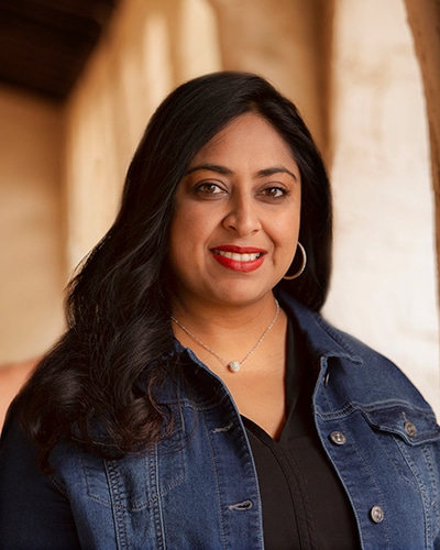 Radhika Savoy Headshot